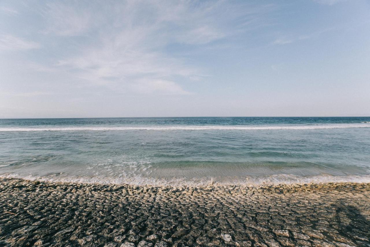 Cave Beach Bungalow Semaya Exterior foto